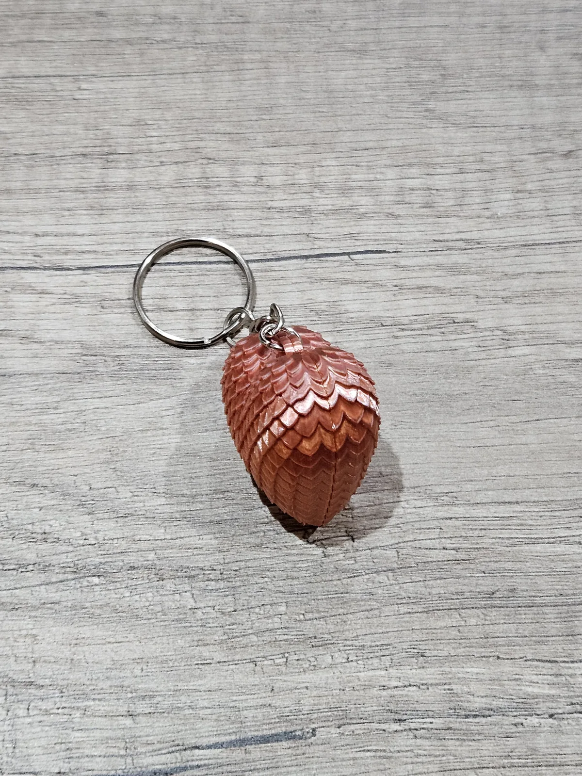 Dragon scale heart keychain – view 2